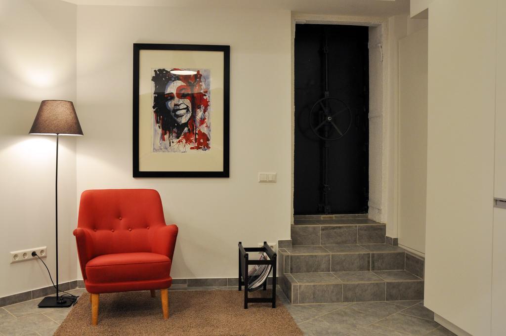 Bomb Shelter Apartment VNO Szoba fotó